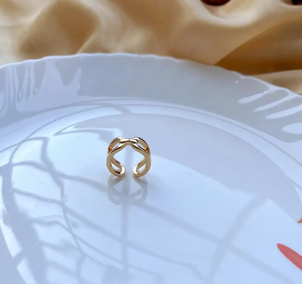 Solid Bow Design Ring