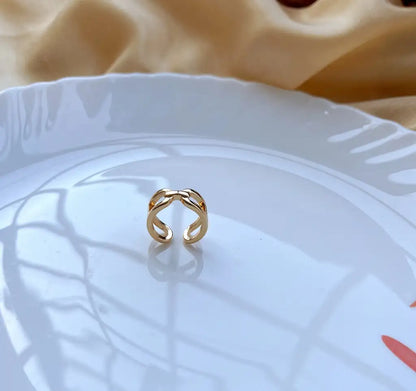 Solid Bow Design Ring