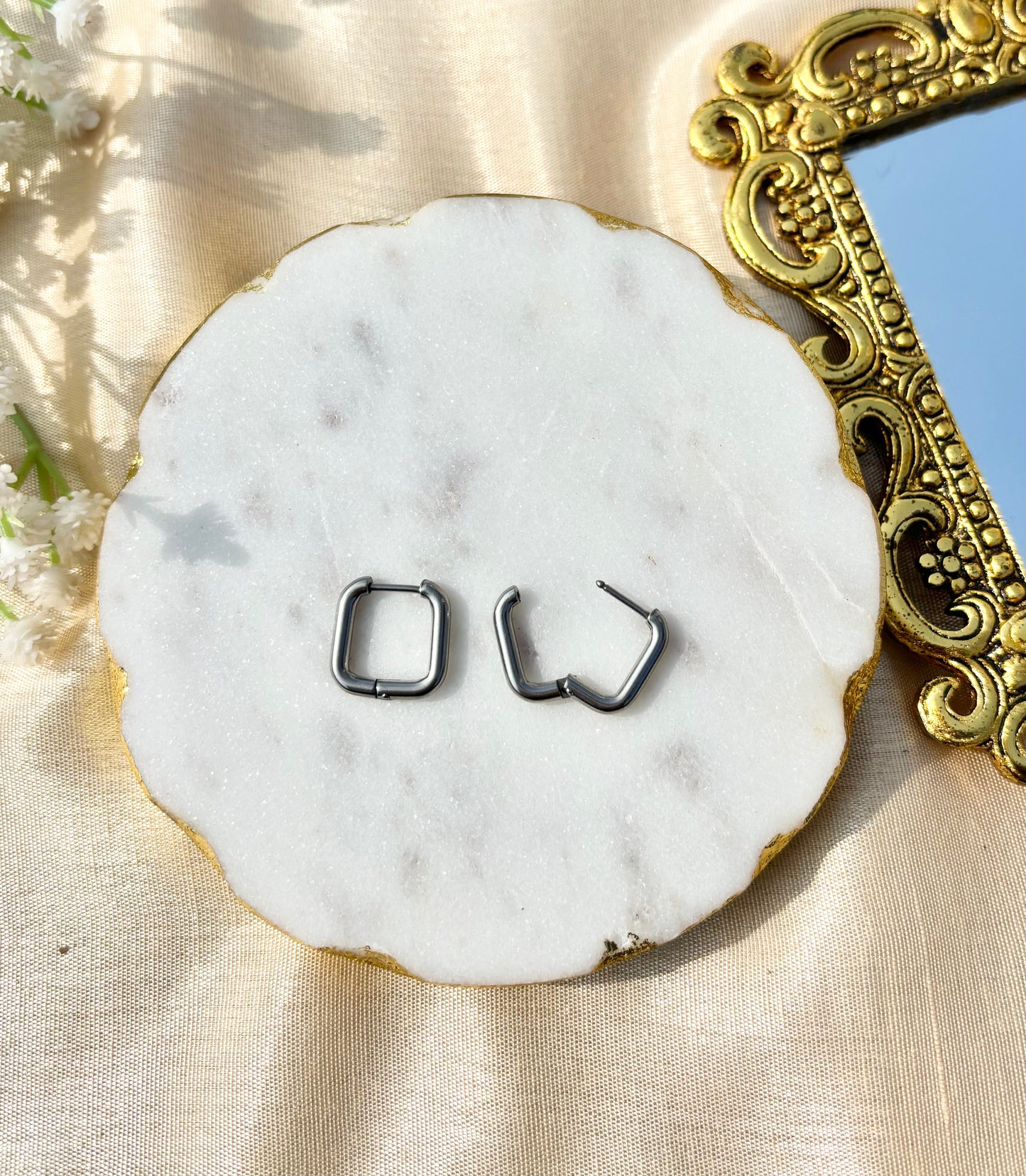 Unisex Square Silver
