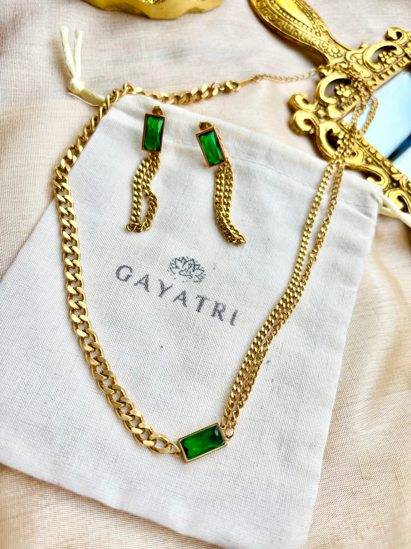 Emerald Lovers