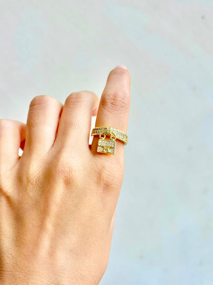 Luxury Crystal Lock Ring