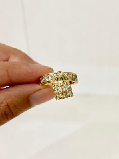 Luxury Crystal Lock Ring