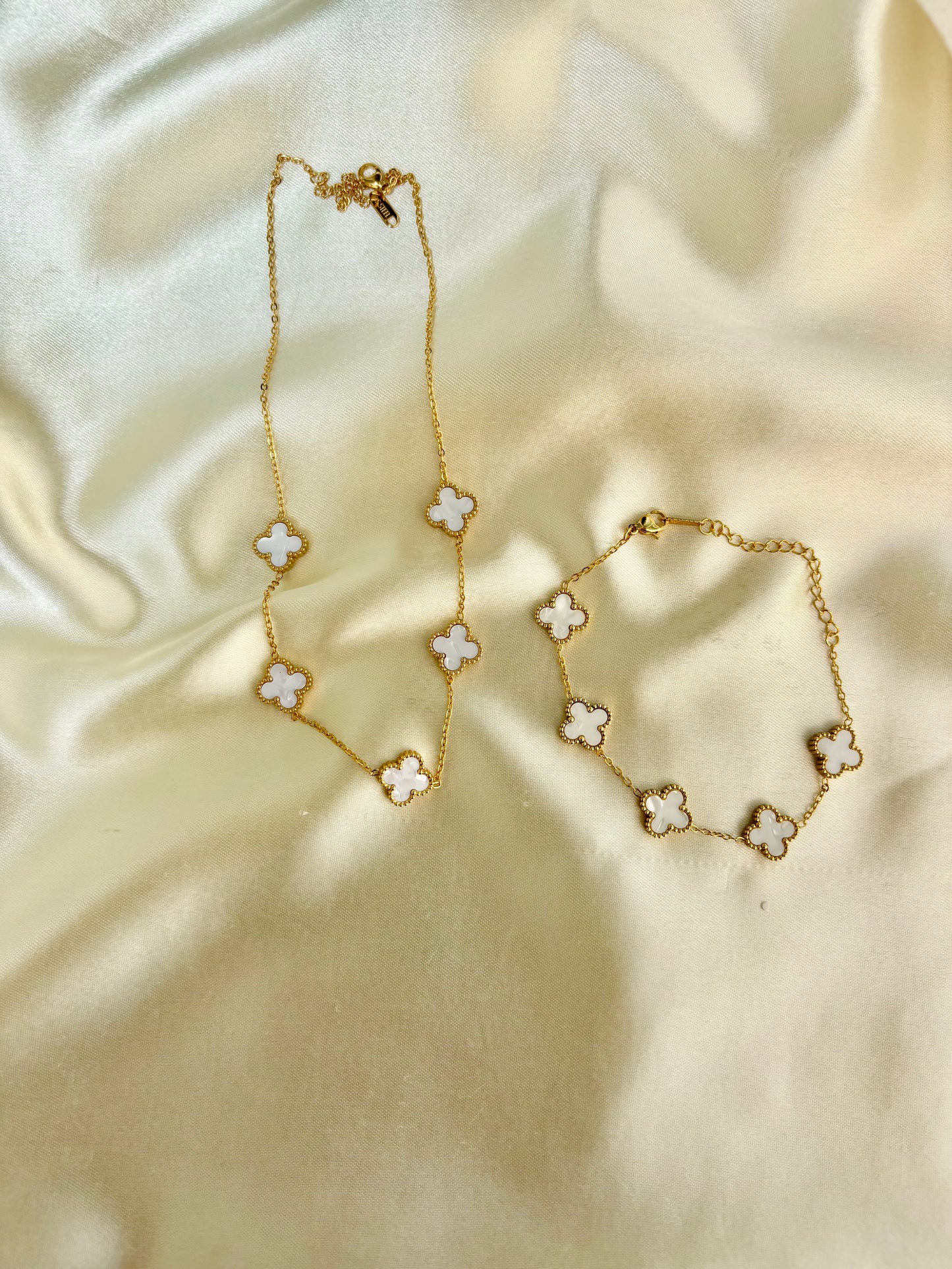 Clover Jewellery Combo (Necklace + Bracelet)